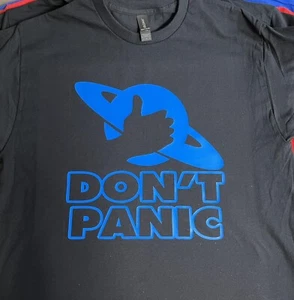 Don't Panic Daumen T-Shirt Tee blau Science Fiction Anhalter Guide to Galaxy - Bild 1 von 1