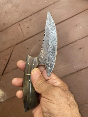 Cuchillo/caza hoja curva hecha a mano de acero Damasco luz de hueso mango Gr Zh 22 Foto 1 de 3