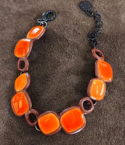 Pulsera De Diseño Con Elementos En Esmalte Naranja Ikita - Designer Bracelet - Imagen 1 de 4