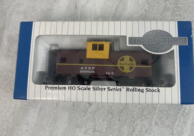 Bachmann HO Scale Silver 17702 36' Wide Vision Caboose Santa Fe ATSF 999628 CE-6 - Image 1 of 4
