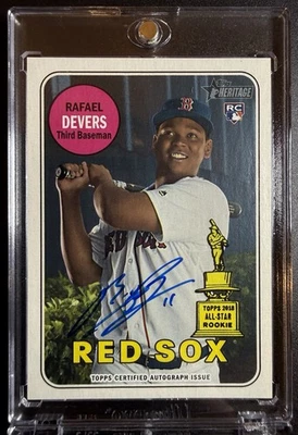 RAFAEL DEVERS 2018 TOPPS HERITAGE ROOKIE  AUTO RC BOSTON RED SOX 4 Sharp Corners - Image 1 of 4