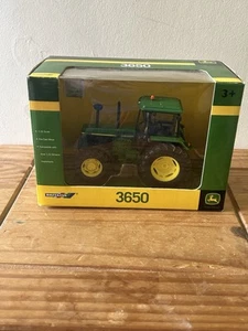 Britains Farm - John Deere 3650 Tractor - 1:32 Scale - 42904 - New/Mint - Picture 1 of 3