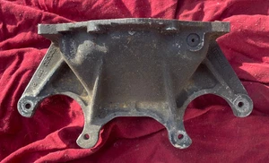 Original Rear Differential Cover & Mount for Triumph TR4A IRS TR250 TR6 - Picture 1 of 3