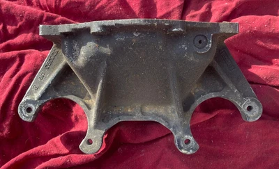 Original Rear Differential Cover & Mount for Triumph TR4A IRS TR250 TR6 - Image 1 of 3