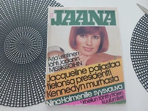 Roman Polanski Sharon Tate 1970 Magazine Jackie Kennedy Marlon Brando Liz Taylor - Imagen 1 de 4
