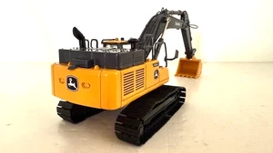 1:50 JOHN DEERE 470G LC Excavator Prestige  Collection  NIB - Picture 1 of 6