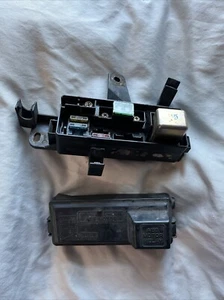 1995-1998 Honda Odyssey LX ABS Motor Relay Panel Box With Cover 95-98 - Picture 1 of 4