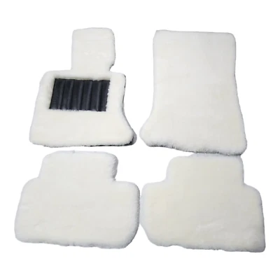 Alfombrillas de piel de oveja blancas Mercedes Benz Maybach edición a medida 2021-2025 Foto 1 de 4