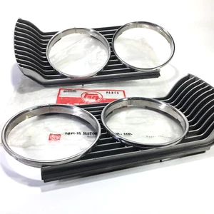Finisher Headlight Bezel Lamp Toyota Crown MS60 MS65 RS65 Genuine NOS JAPAN Pair - Picture 1 of 7