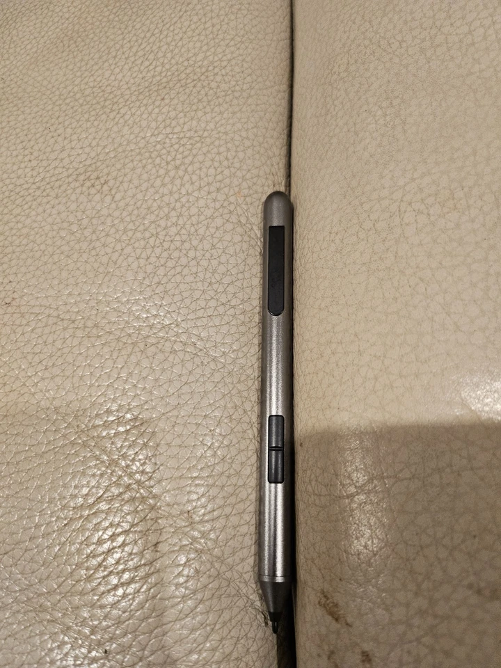 Dell PN556W 39.4 mil Active Tablet Stylus - Silver - Image 1 of 1