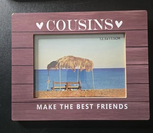 5" x 7" Bilderrahmen Neu "Cousins machen die besten Freunde" Fehler in Ecke... - Bild 1 von 5