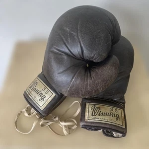 Winning Boxing Gloves Vintage Initial Old Logo 10oz FP-800 Black Rare Lace-up - Picture 1 of 5