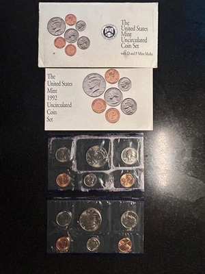 1992 U.S. mint uncirculated coin set - Image 1 of 4