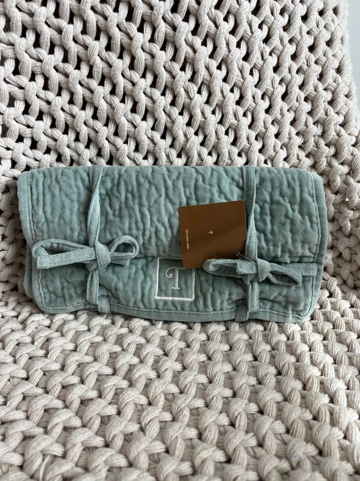 Pottery Barn Косметическая Свернутая Сумка Синий Бархат Стеганые Ювелирные Изделия с Монограммой "T" - Изображение 1 из 1