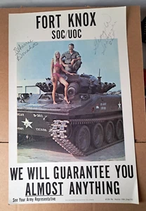 1973 Army Recruitment Poster 2 AUTOGRAPHS 2nd LT & Model 14"x 22" Fort Knox Tank - Bild 1 von 10