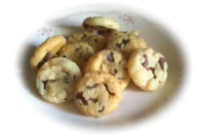 Wax mini chocolate chip cookies/embeds/melts/fake food - Picture 1 of 1