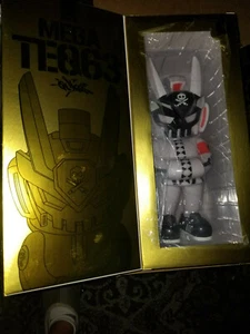 Ghost Complex WHITE Mega Teq63 12” by Quiccs Exclusive Plastic Empire ECCC KAWS - Picture 1 of 3