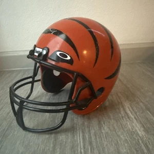 Disfraz de casco de fútbol americano Franklin Cincinnati Bengals NFL ¡Bonito! Decoración de cueva de hombre - Imagen 1 de 9