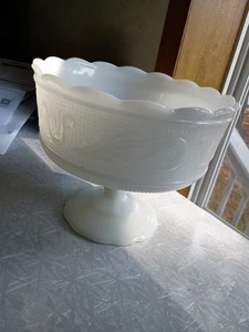 E O BRODY White Milk Glass M6000 Pedestal Bowl Cleveland O. Candy Fruit - Picture 1 of 7