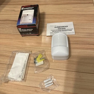Ademco Motion Detector 998 PIR  With Lockdown Zone  - Image 1 of 4