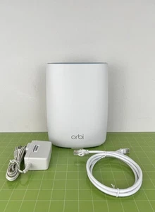 NETGEAR - Router Wi-Fi de malla de tres bandas Orbi AC3000 [RBR50v2] - Imagen 1 de 4