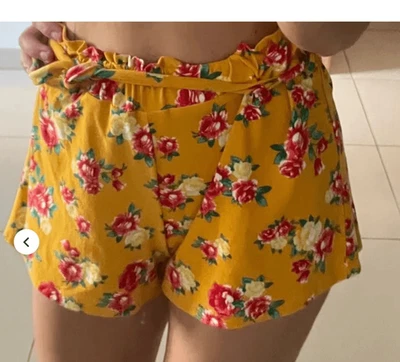Pantalones Cortos Cintura Alta Sin Talla L Amarillo Oscuro Vestido Floral Mantequilla Suave Comentario NY LA Foto 1 de 4