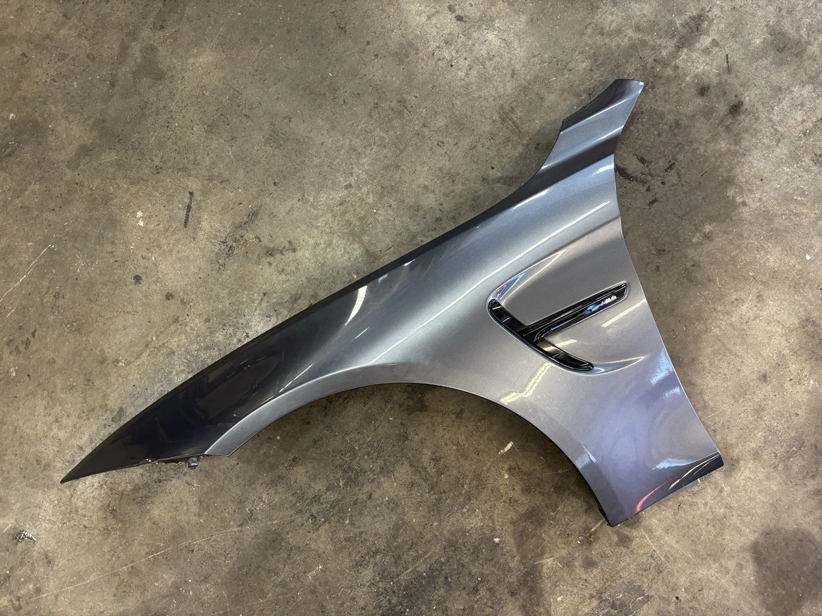 M4 f82 フェンダー純正ダクト無し M4 f82 フェンダー純正ダクト無し M4