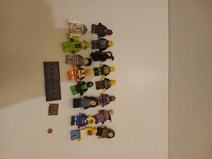 Lego Minifigure Bundle - Picture 1 of 3