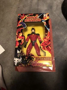 1997 Toybiz Marvel Universe Captain Marvel 10"Tall Fully Poseable RARE (033) - Picture 1 of 2