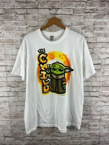 T-Shirt Star Wars Uomo XL Il Bambino Mandaloriano Vernice Spray Arte Anni 90 Feel - Foto 1 di 8