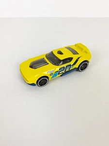 Coche Hot Wheels Fast Fish Mattel Tailandia amarillo #20 - Imagen 1 de 8