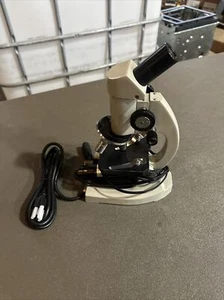 Microscopio monocular One Parco WF10X DIN/ 18 MM, 40/0,65, 10/0,25, 4/0,1 compuesto - Imagen 1 de 4