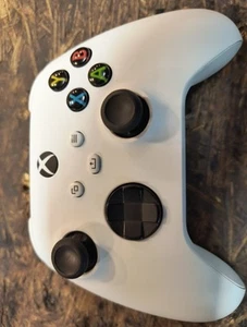 Microsoft Wireless Controller for Xbox Series X/S - Robot White - Picture 1 of 4