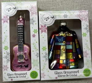 Exklusiver Dolly Parton Mantel in vielen Farben & rosa Gitarre Weihnachtsschmuck 2025 - Bild 1 von 3