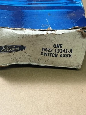 Новый из старых запасов Ford 1976 - 1978 Mustang II Granada Monarch переключатель указателя поворота D6ZZ-13341-A - Изображение 1 из 4