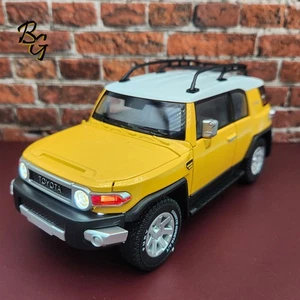 2007/2014 TOYOTA FJ Cruiser 1:24 Diecast - Officially Licensed - Yellow With Box - Picture 1 of 9
