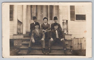 Postkarte TX Brenham RPPC Veranda Bild junge gutaussehende Jungen gut gekleidet J4 - Bild 1 von 2