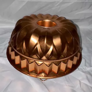 9" Tono Cobre Aluminio Bundt Pastel Jello Sartén 9 Tazas Cocina Decoración Granja - Imagen 1 de 5