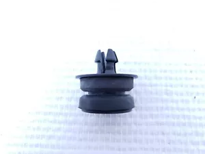VOLVO AIR INTAKE CLEANER BOX RUBBER CUSHION 9492795 OEM - Picture 1 of 4