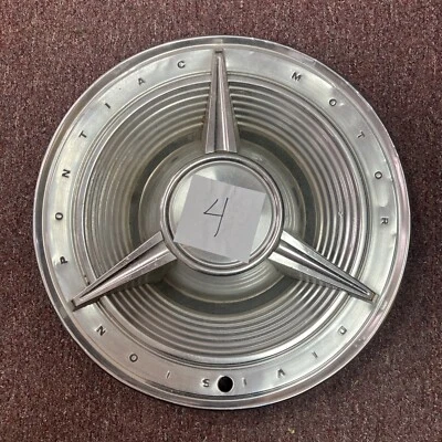 Cubierta de rueda Bonneville Spinner Pontiac 1962 tapacubos Foto 1 de 4