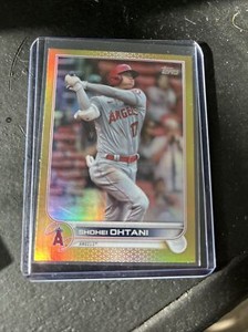 2022 Topps Series 1 Shohei Ohtani card #1 Gold parallel 904/2022