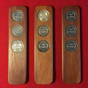 1930 Regalo de Cumpleaños Regalo Madera Dura Juego Dos Centavos Australianos ANZAC 2UP - Imagen 1 de 143