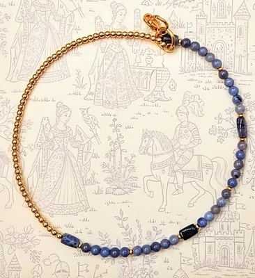 Cuentas de bola de tanzanita natural y oro en gargantilla/collar asimétrico Foto 1 de 4