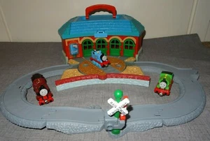 Extras completos Percy Arthur de Thomas & Friends Take Along Train Round House - Imagen 1 de 11