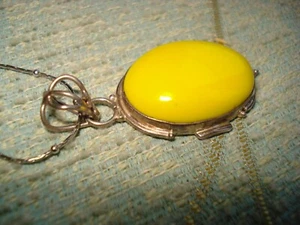 Beautiful Yellow Stone and Silver Pendant Necklace NWOT - GIFT? - Picture 1 of 5