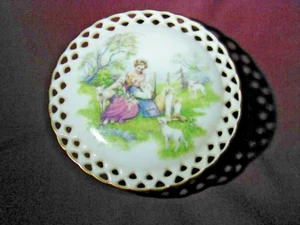 Vtg. Walter Lidded Porcelain Trinket Box - Germany - Courting Couple - Picture 1 of 4