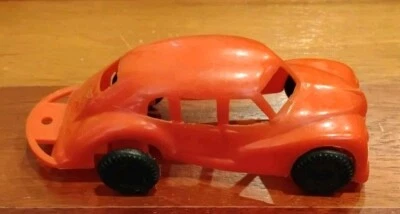 Coche de juguete vintage IDEAL Toy Company plástico duro #6 rojo sedán con enganche de remolque Foto 1 de 4