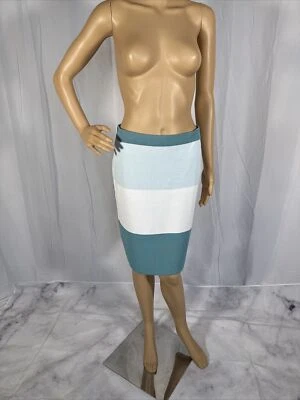 Falda Tejida Romeo & Juliet Couture Color Aqua Block, Talla M, USADA UNA VEZ Foto 1 de 4