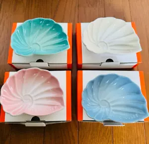 Le Creuset small Shell Dish S Set of 4 Summer Collection 12.5 x 9.5 x 3cm ware - Picture 1 of 6