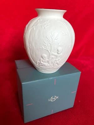 JARRÓN DE JARDÍN LENOX HERRITAGE COLLECTION QUERUBINES KATE SEARS BORDE ORO 24K ~ EE. UU. ~ Foto 1 de 4